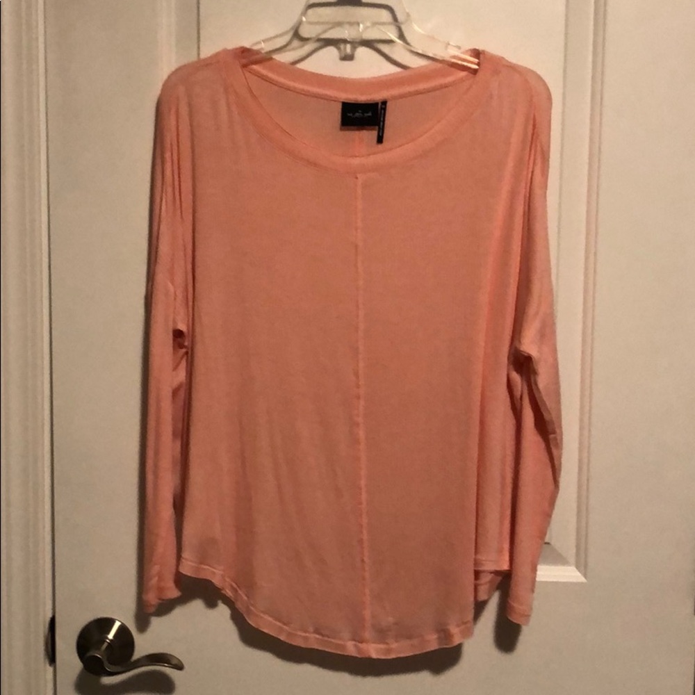 ⭐️ Urban Outfitters Long Sleeve Tee ⭐️